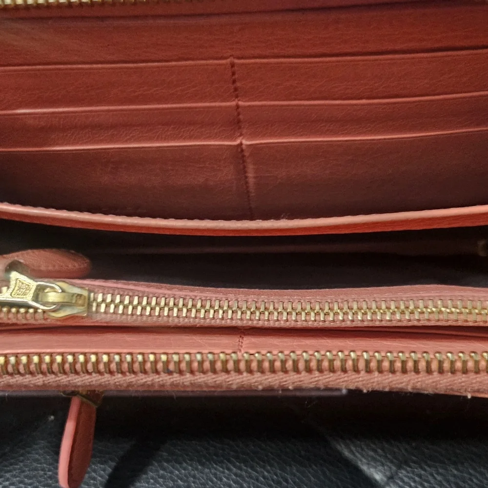 Balenciaga Pink Wallet with Gold Accents - Picture 3 of 12